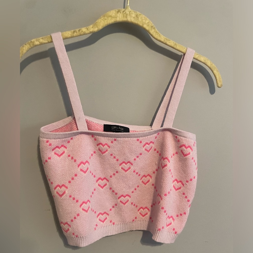 Witty Fox knit cami with embroidered‎ flowers. Size XL.